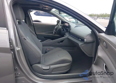 2021 Hyundai Elantra Sel z USA, uszkodzony, nr VIN KMHLN4AG3MU179579